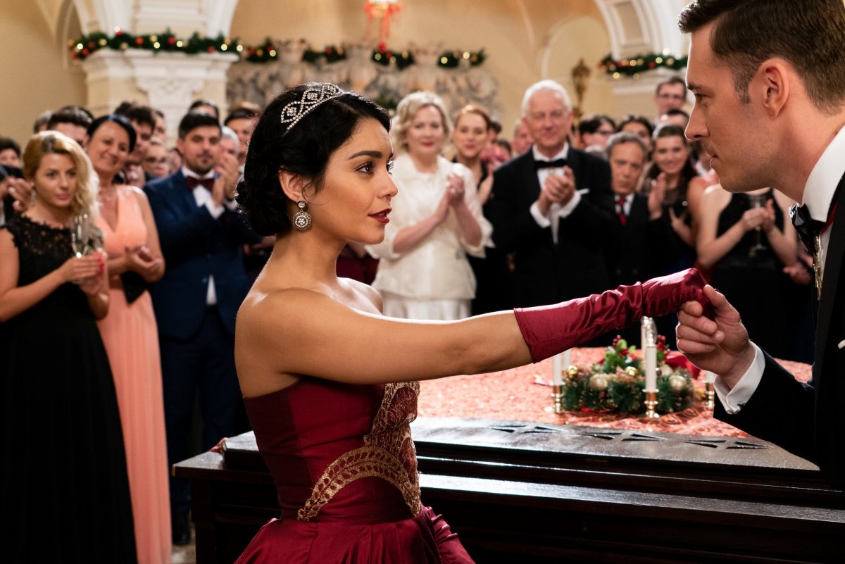 What We Know About ‘The Princess Switch’: Netflix Christmas Film To ...