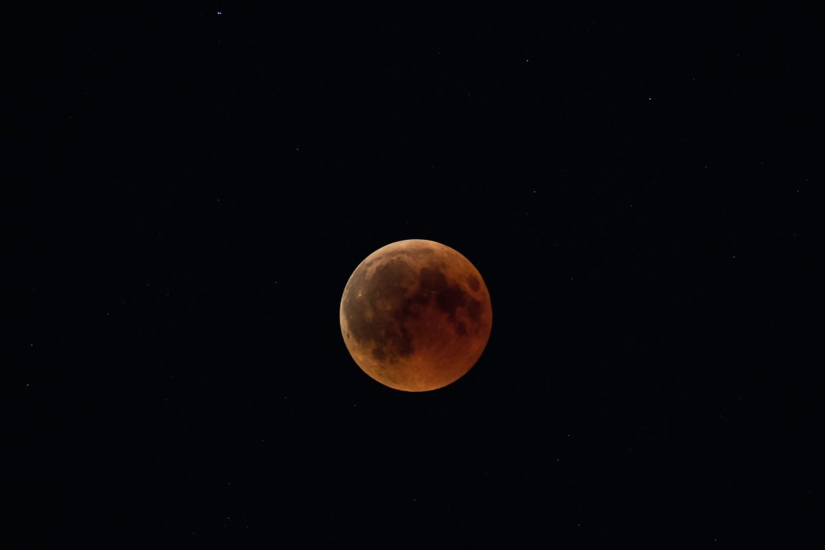 Rare Blood Supermoon Live Stream: How to Watch Tonight’s Lunar Eclipse ...