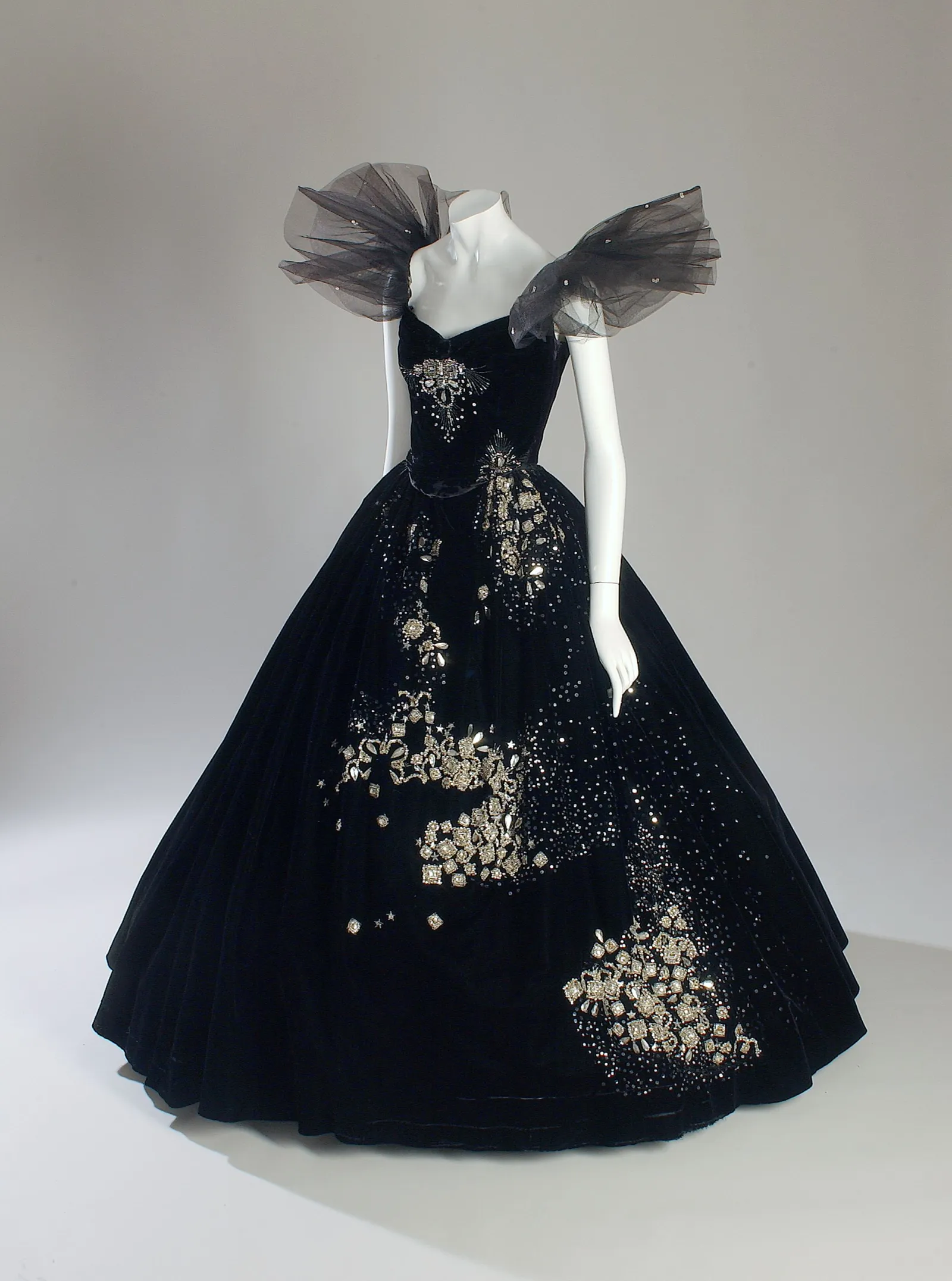 The 25 Most Iconic Fashion Ensembles in the History of the Museum at F.I.T.  - Newsweek