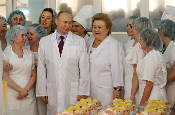 Russian President Vladimir Putin Praises Women for ‘Staying Beautiful ...