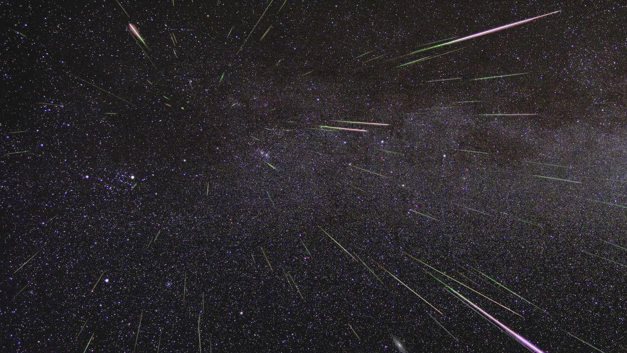 1386548-geminid-meteor-sky-