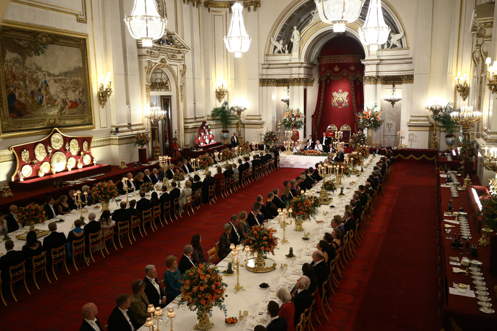 Donald Trump Buckingham Palace Banquet: Queen Elizabeth II Puts on 