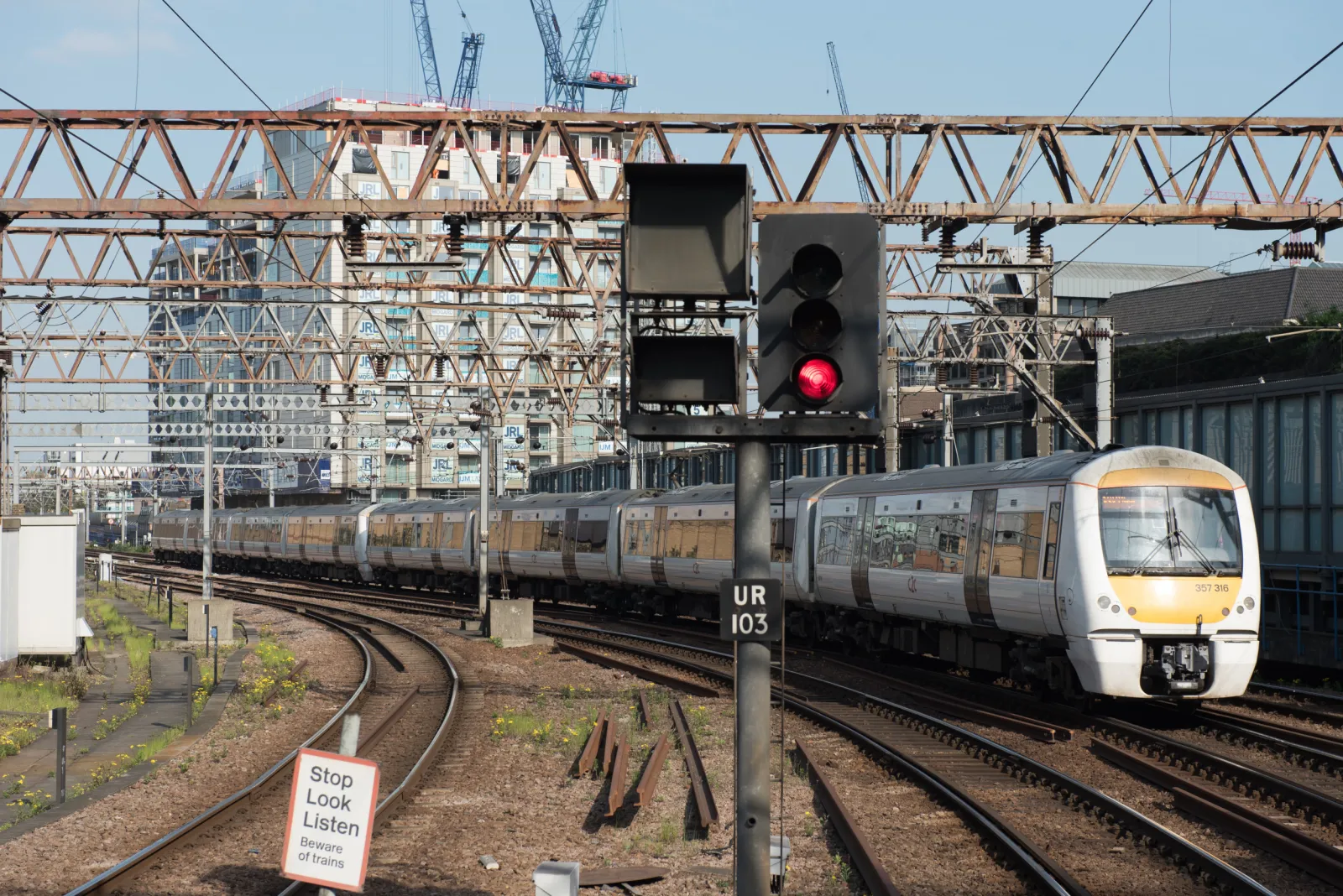 It’s So Hot in Europe’s Heat Wave, Countries are Painting Railroad ...