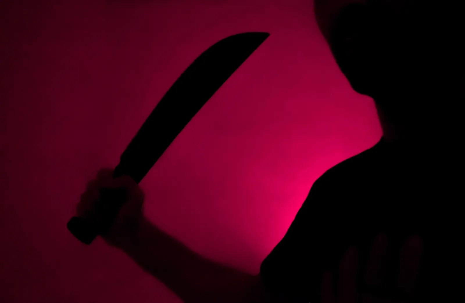 Man with Machete Slices Another’s Fingers to the Bone Before Victim ...