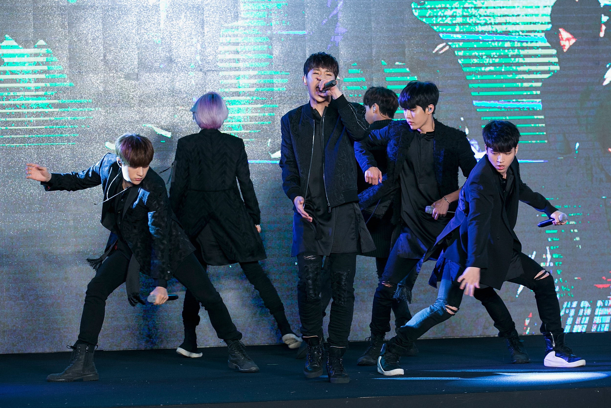 Why Is Infinite's Vocalist, L, Leaving K-Pop Band? - Newsweek