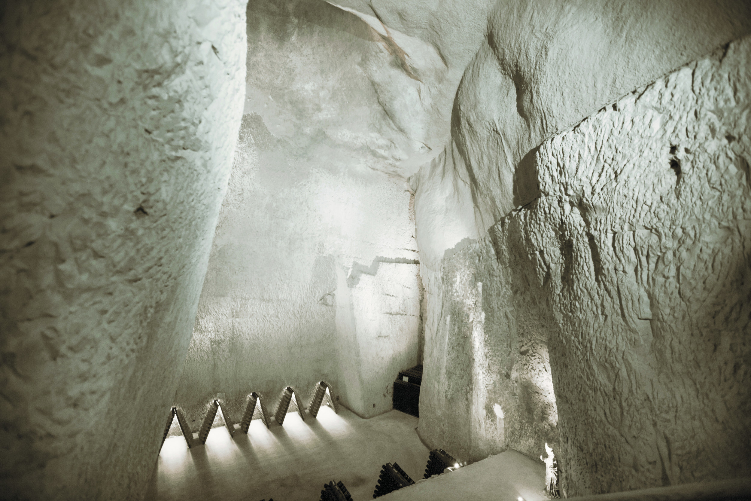 1542918-ruinart-chalk-caves.