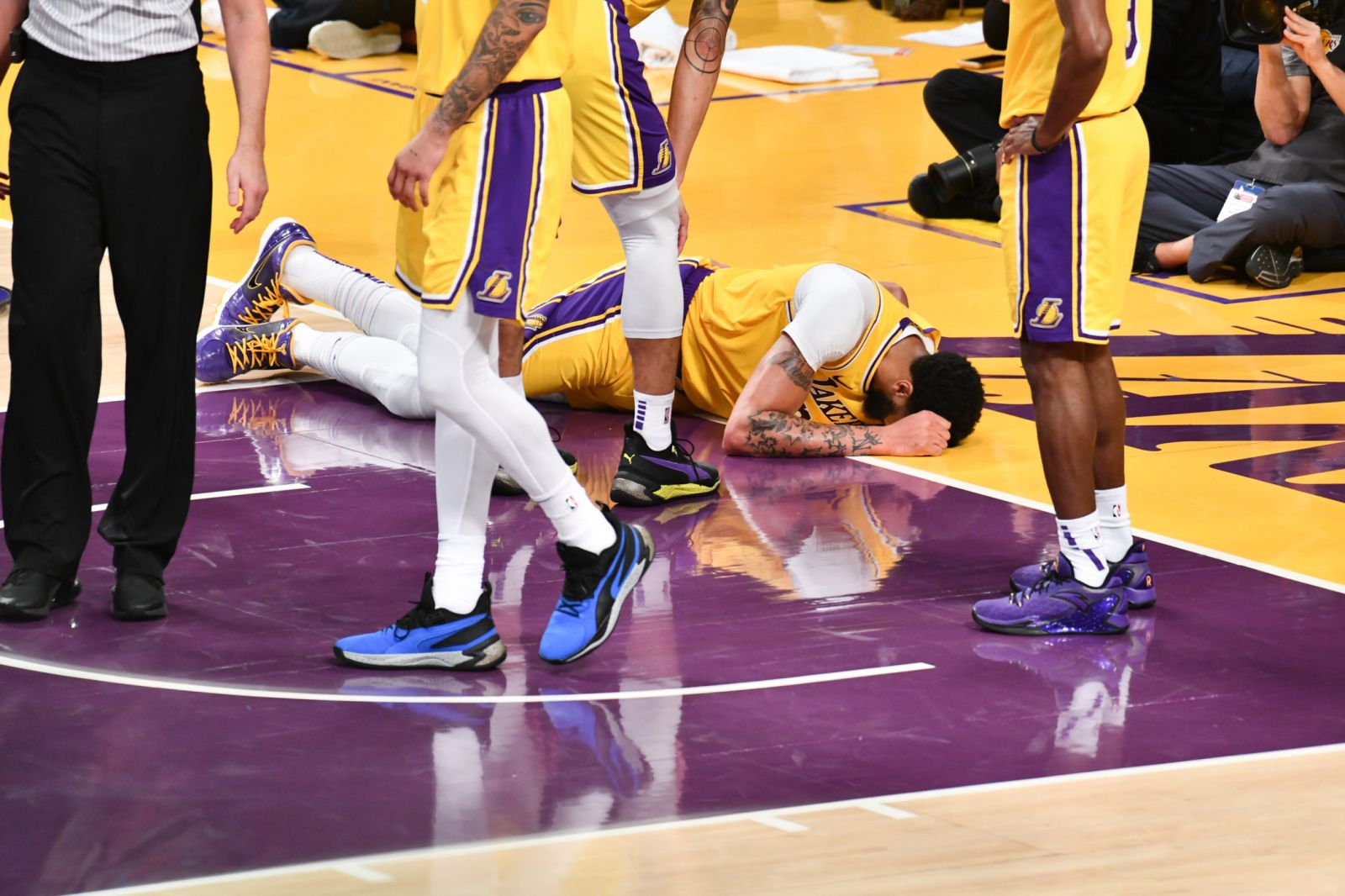 Anthony Davis Injury Update: Lakers Star to Miss Two Games with Back ...