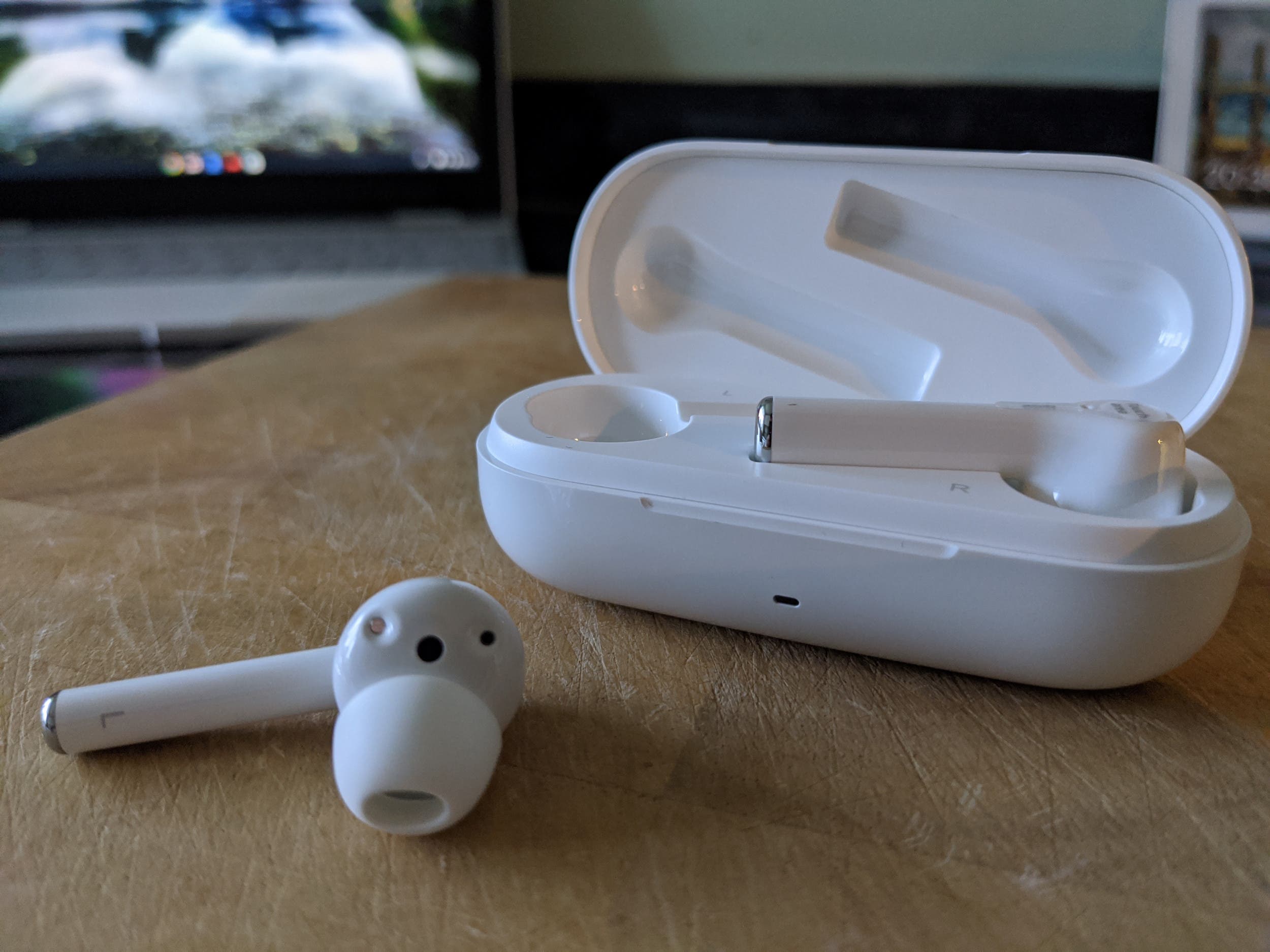 Huawei FreeBuds 3i  ホワイト HUAWEI HUAWEI FreeBuds 3i [セラミックホワイト] 価格比較