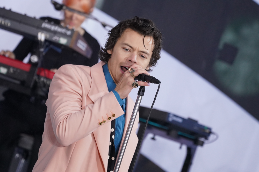 Harry Styles’ Haircut Sends Internet Into Meltdown as Fans Say ‘Dunkirk’ Harry Is Back