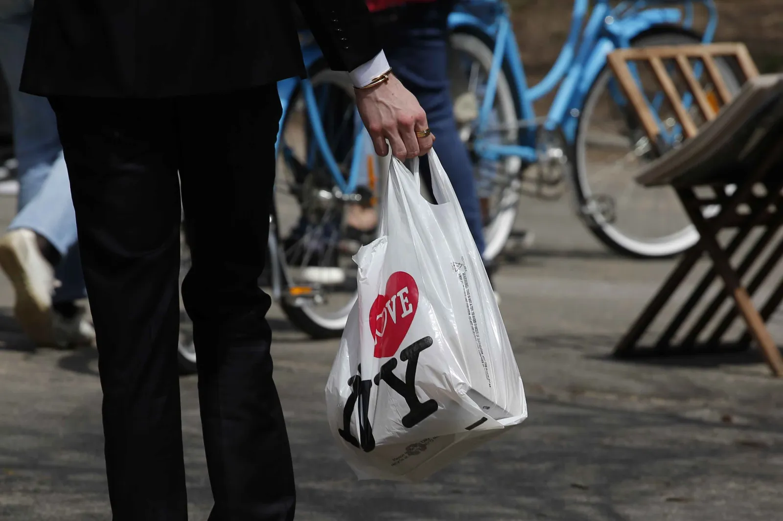 New York Plastic Bag Ban—What You Need to Know - Newsweek