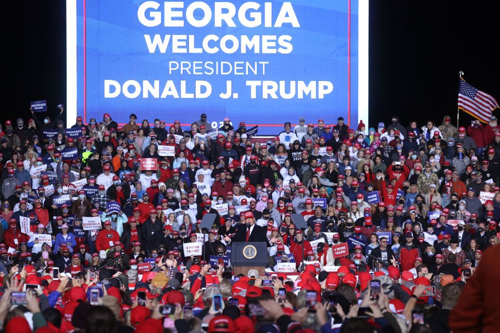 Georgia Trump Rally Attendees Stranded Waiting for Buses as Another ...