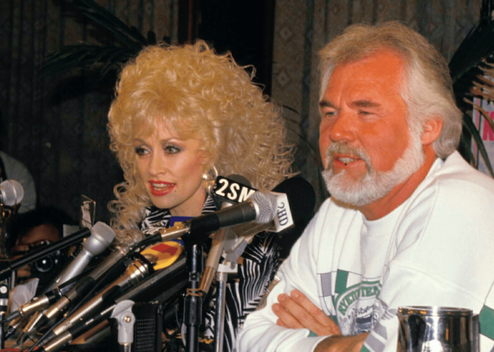 The Story Behind Kenny Rogers and Dolly Parton's Last Live Performance Together - Newsweek