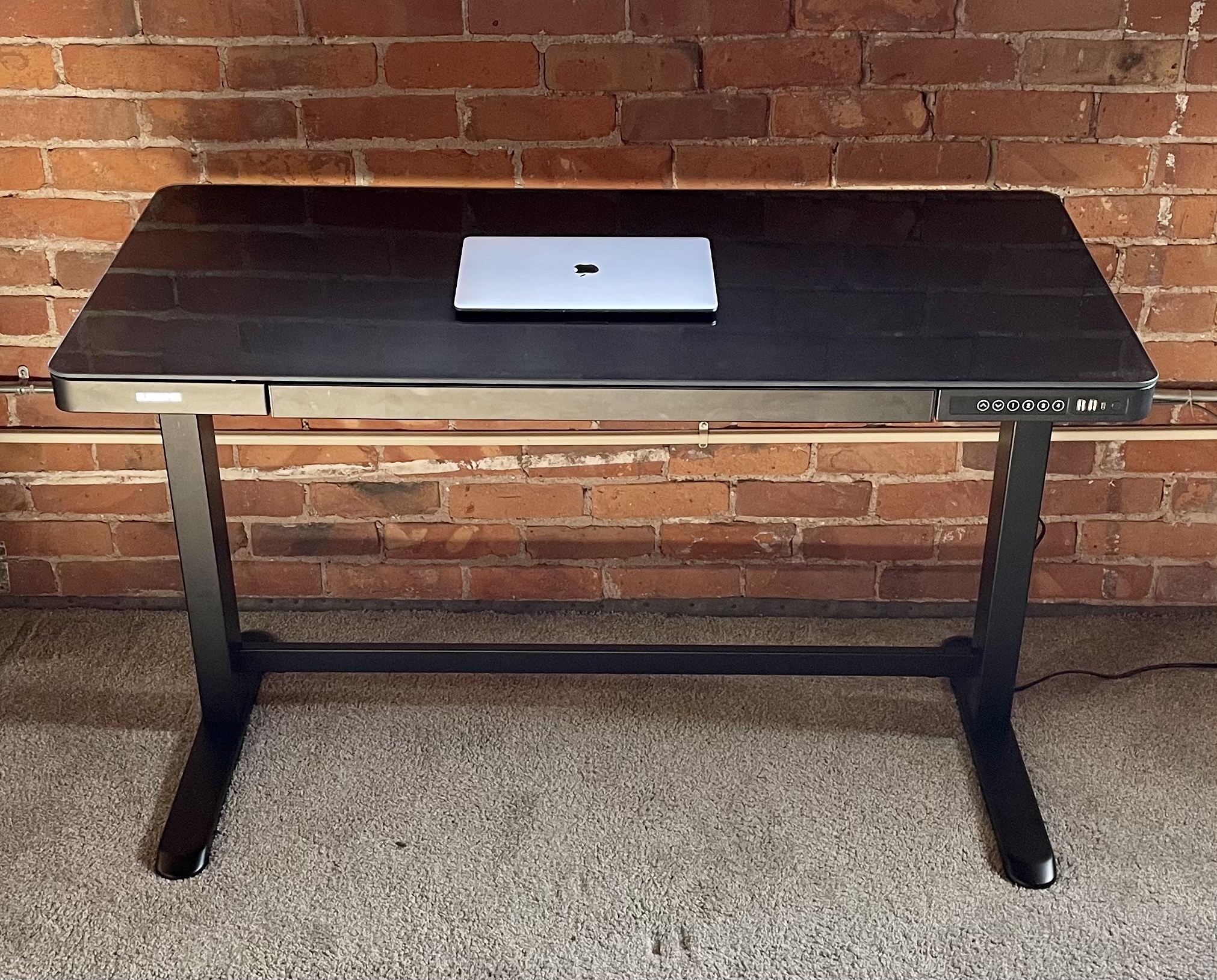 Flexispot Comhar EG8 Review: An Affordable Standing Desk Flexispot Comhar EG8 Review: An Affordable Standing Desk