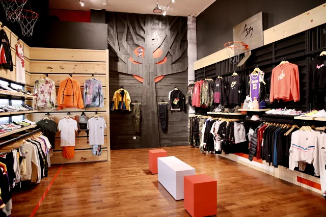 Minnesota Sneaker Store Forced to Close for 7 Months Due to Looting Is ...