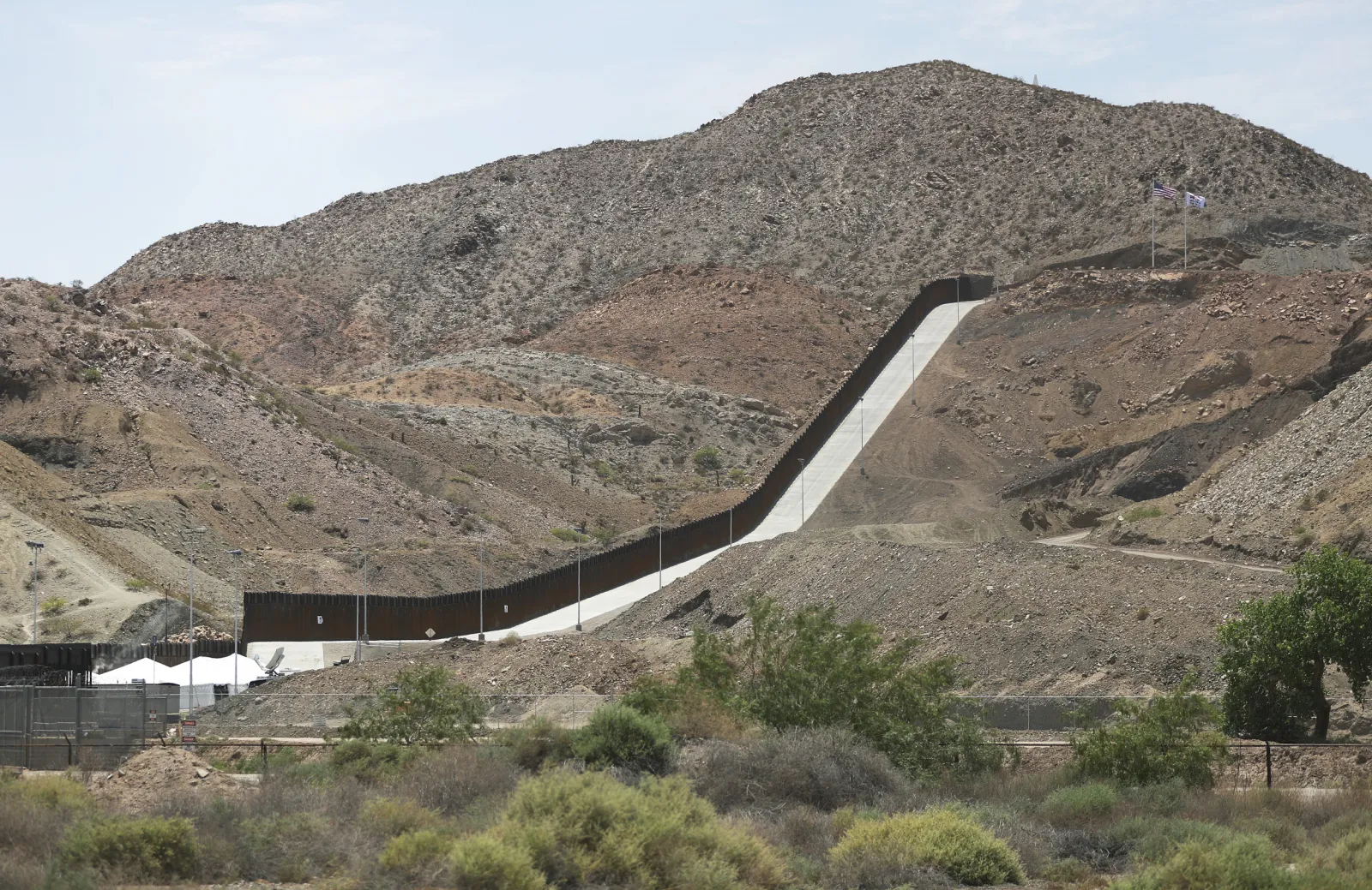 How One New Mexico Town Is Treating Border Wall Injuries Near Migrant ...