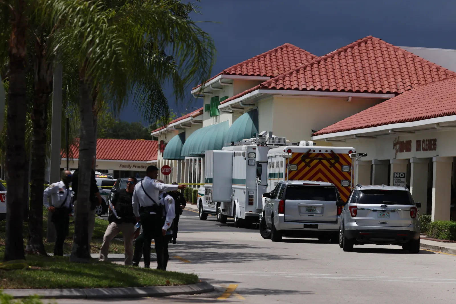 Royal Palm Beach Shooting Latest Updates: 2 Adults, 1 Child Killed in ...