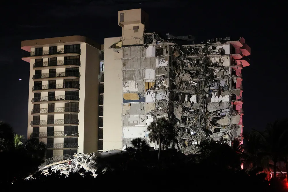 Surfside Building Collapse Video Shows Dramatic Moment Condo Caves In ...