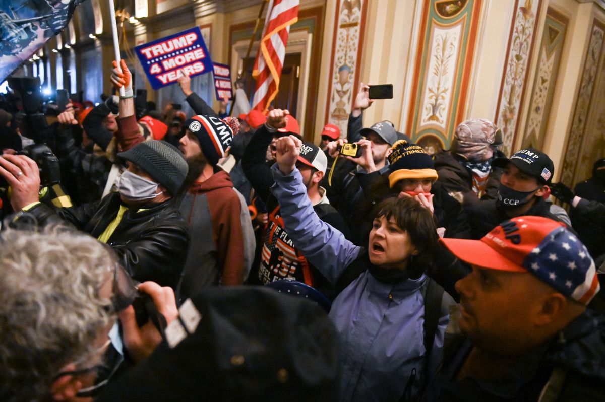 Florida Pastor and Son Arrested In Capitol Riot After Congregant ...