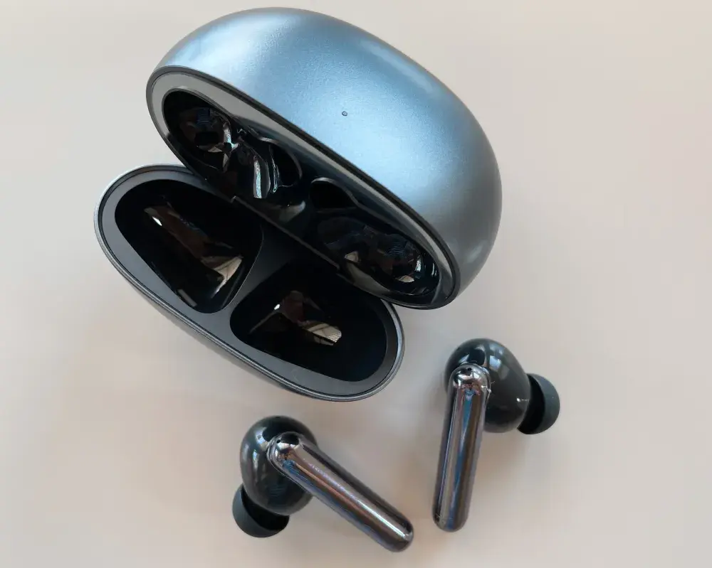 TCL Moveaudio S600 Are Surprisingly Good $99 Earbuds for Android and iPhone