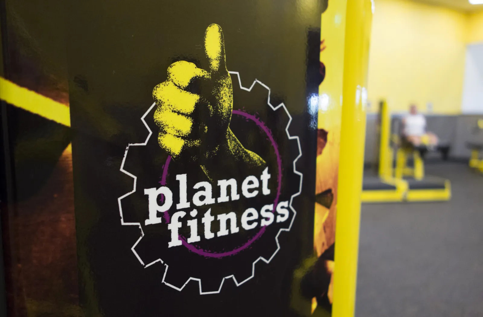 Woman Dress-Coded by Planet Fitness for Wearing Crop Top to New Jersey Gym  - Newsweek