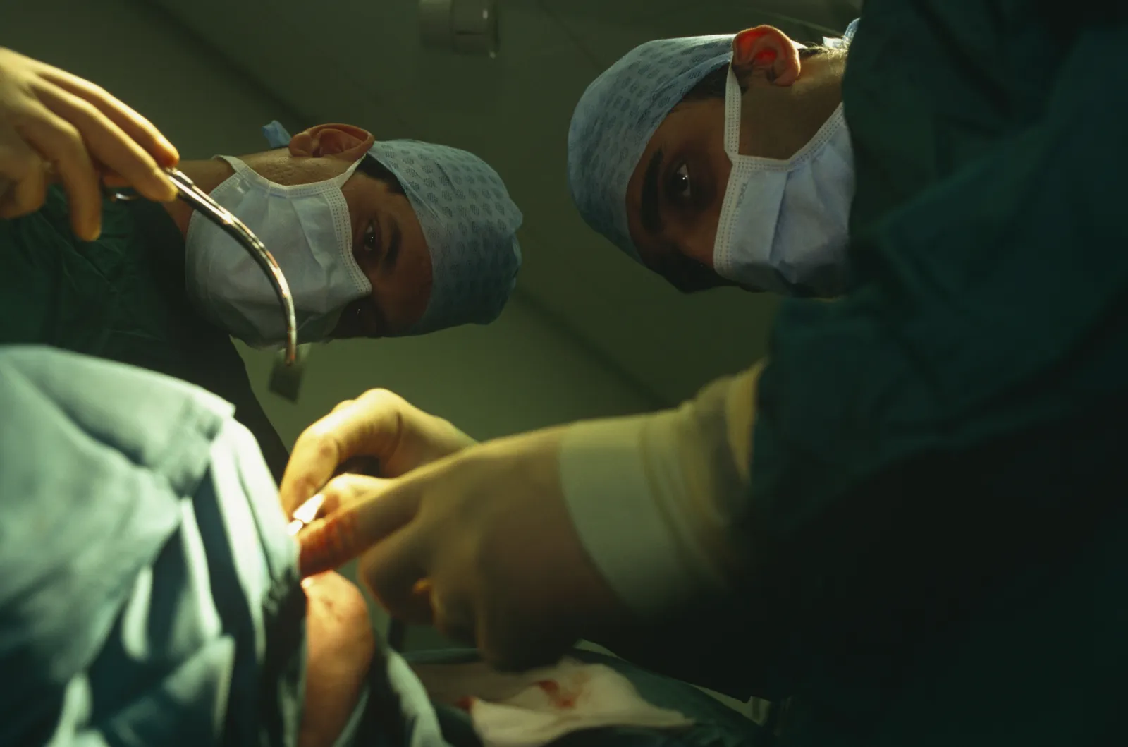 Una donna ha estratto 13 denti a un paziente ignaro