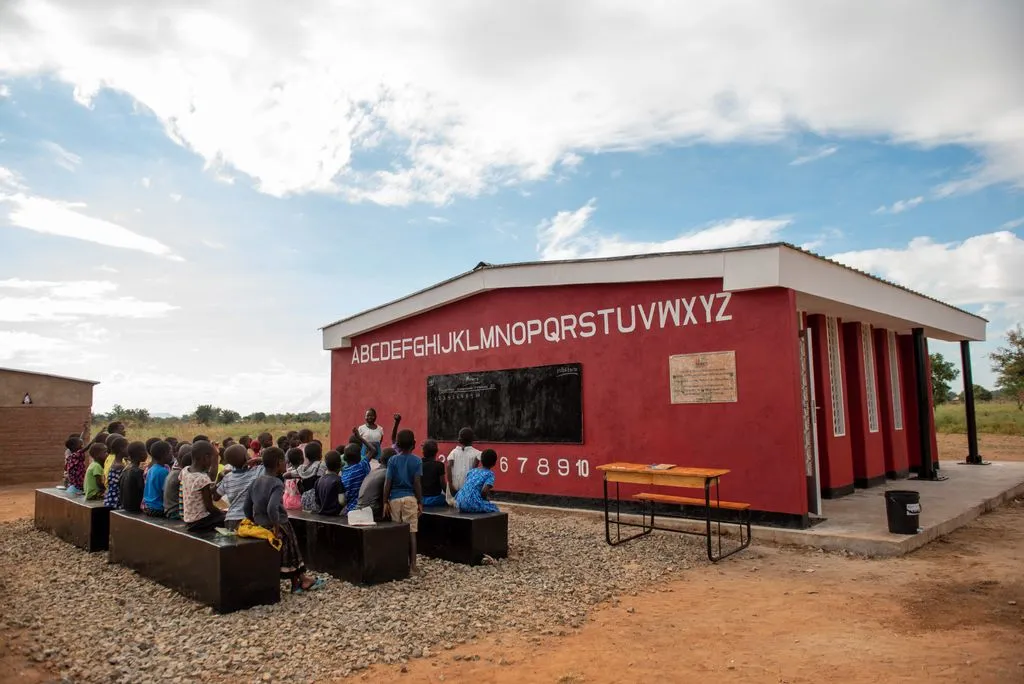 This African Village Has the World’s First 3D Printed School