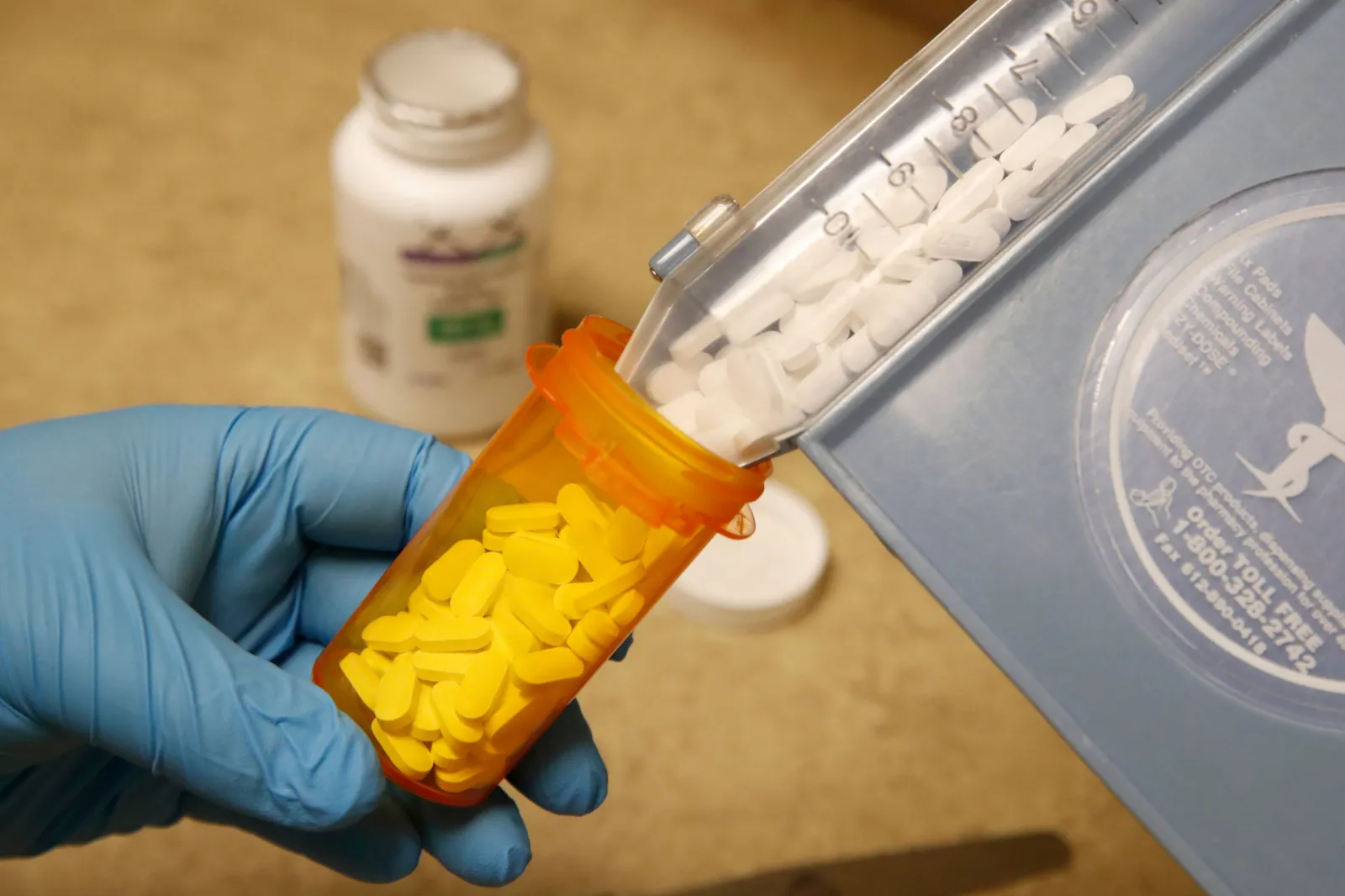 A pharmacy tech with hydroxychloroquine