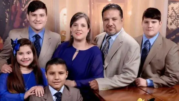 Mother of 4 Who Refused Vaccine Dies of COVID Days After Husband Killed by Virus