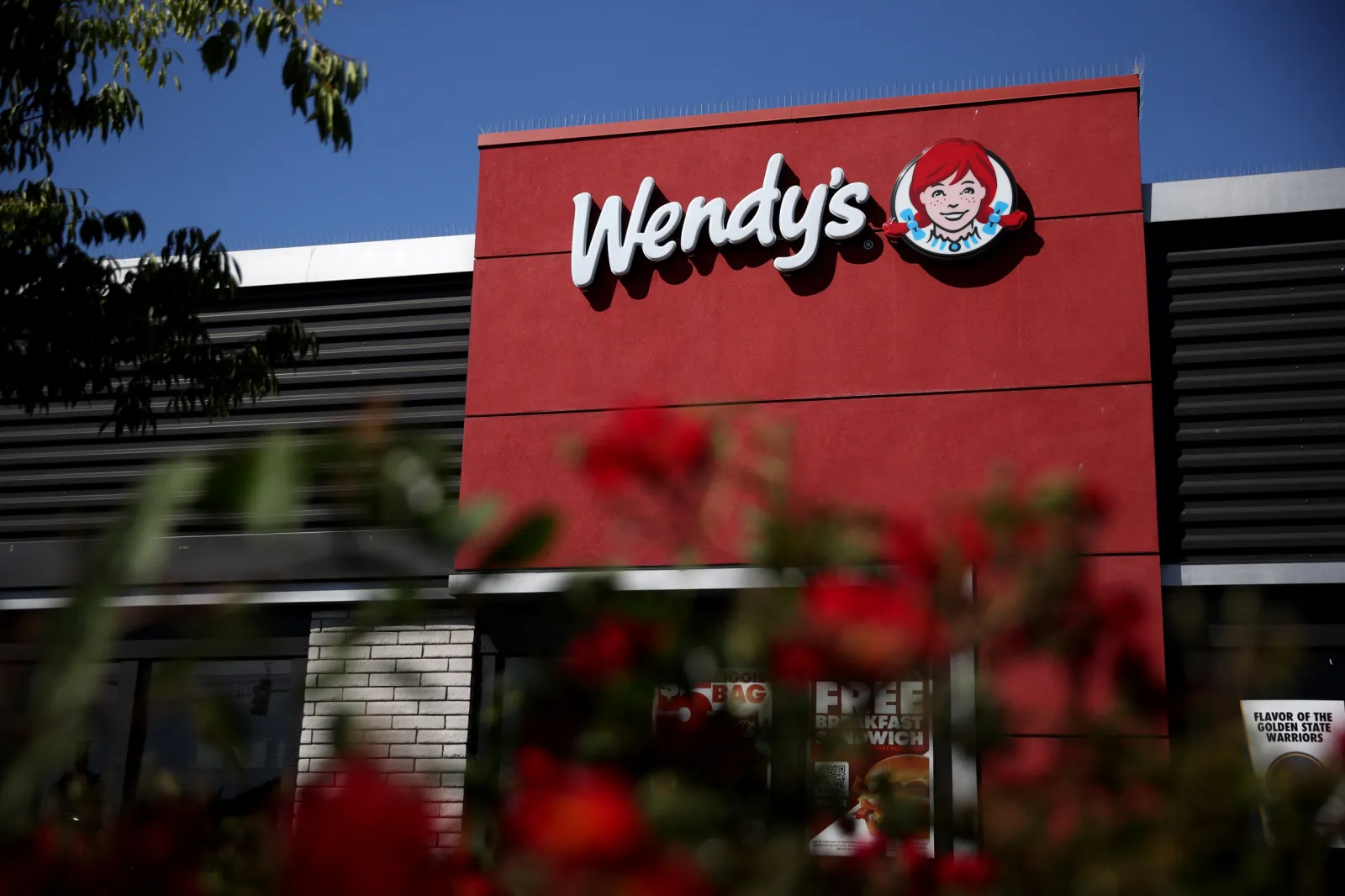Flying Car Crashes Into Wendy’s Restaurant in New Jersey, Nearly Hits ...