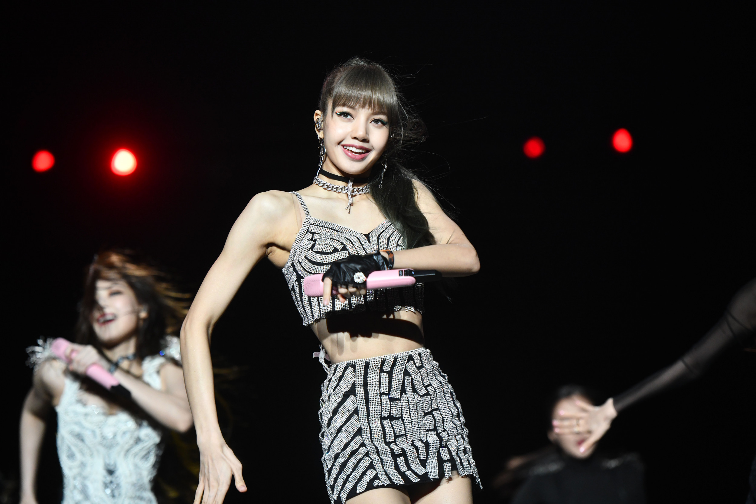 Blackpink Fans Praise Lisa's 'Stunning' Debut Solo Album Embracing