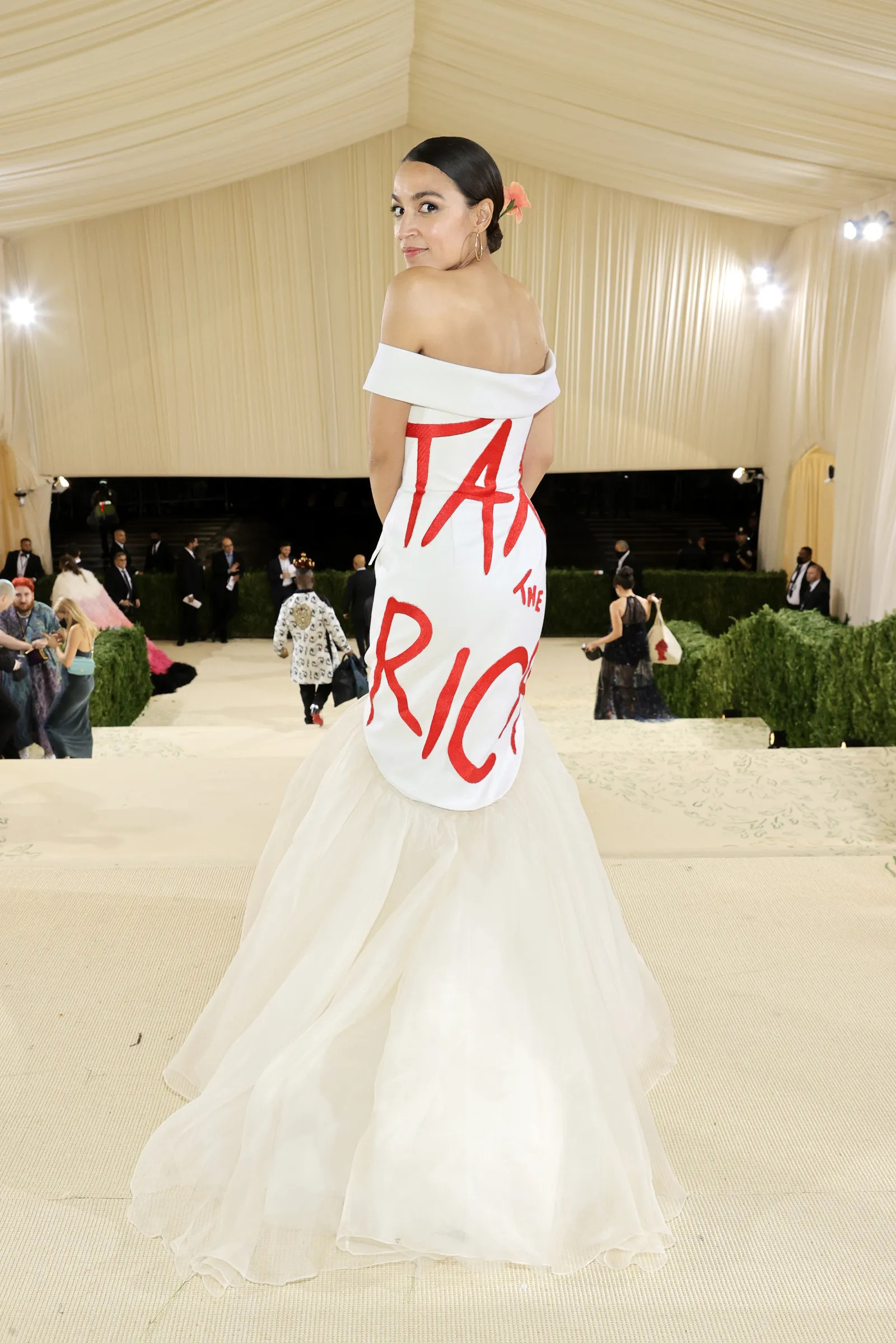 Alexandria Ocasio-Cortez Hits Back at Critics, Defends Met Gala 'Tax The Rich' Dress - Newsweek Alexandria Ocasio-Cortez Hits Back at Critics, Defends Met Gala 'Tax The Rich' Dress - Newsweek