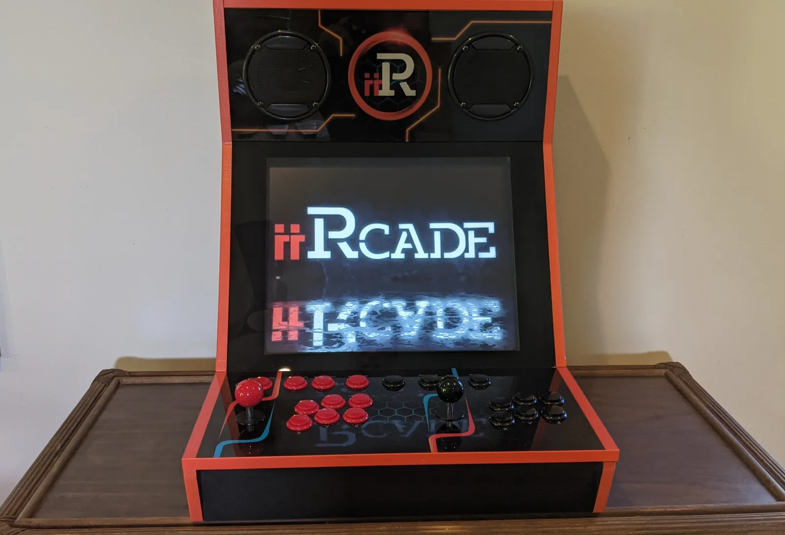 iiRcade’s Totally Rad, Retro-Style Home Console Plays Hundreds of Games ...