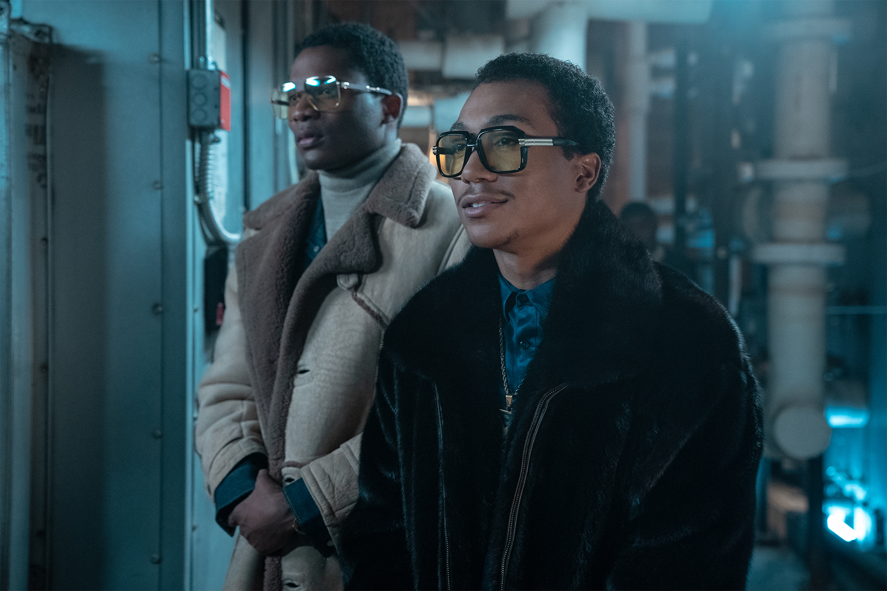 1901528-black-mafia-family-