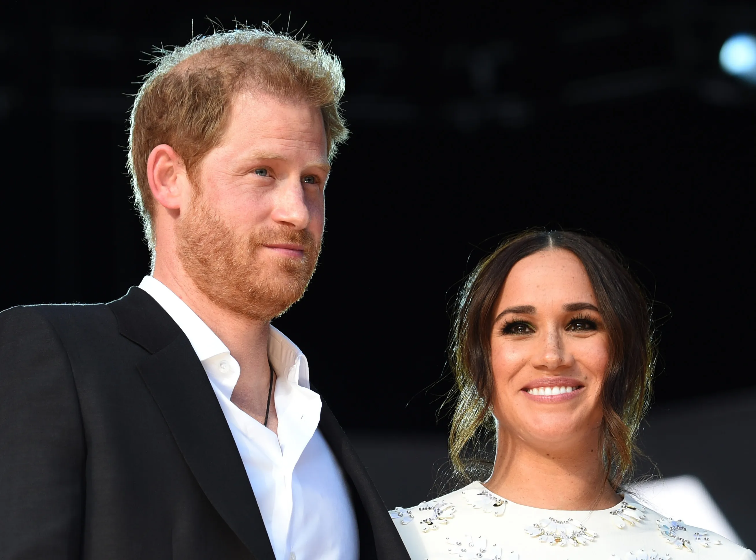Prince Harry and Meghan Markle Discussed More Negatively Online Than in Mainstream Media - Newsweek