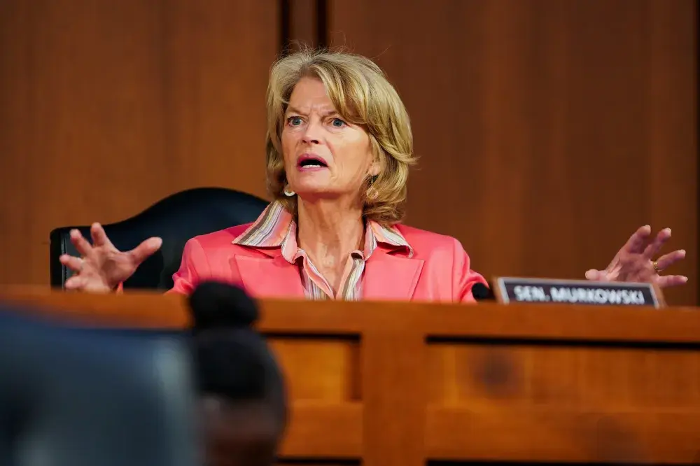 Lisa Murkowski Rips Mask Mandate Nazi Comparisons Amid Alaska’s Startling COVID Rates