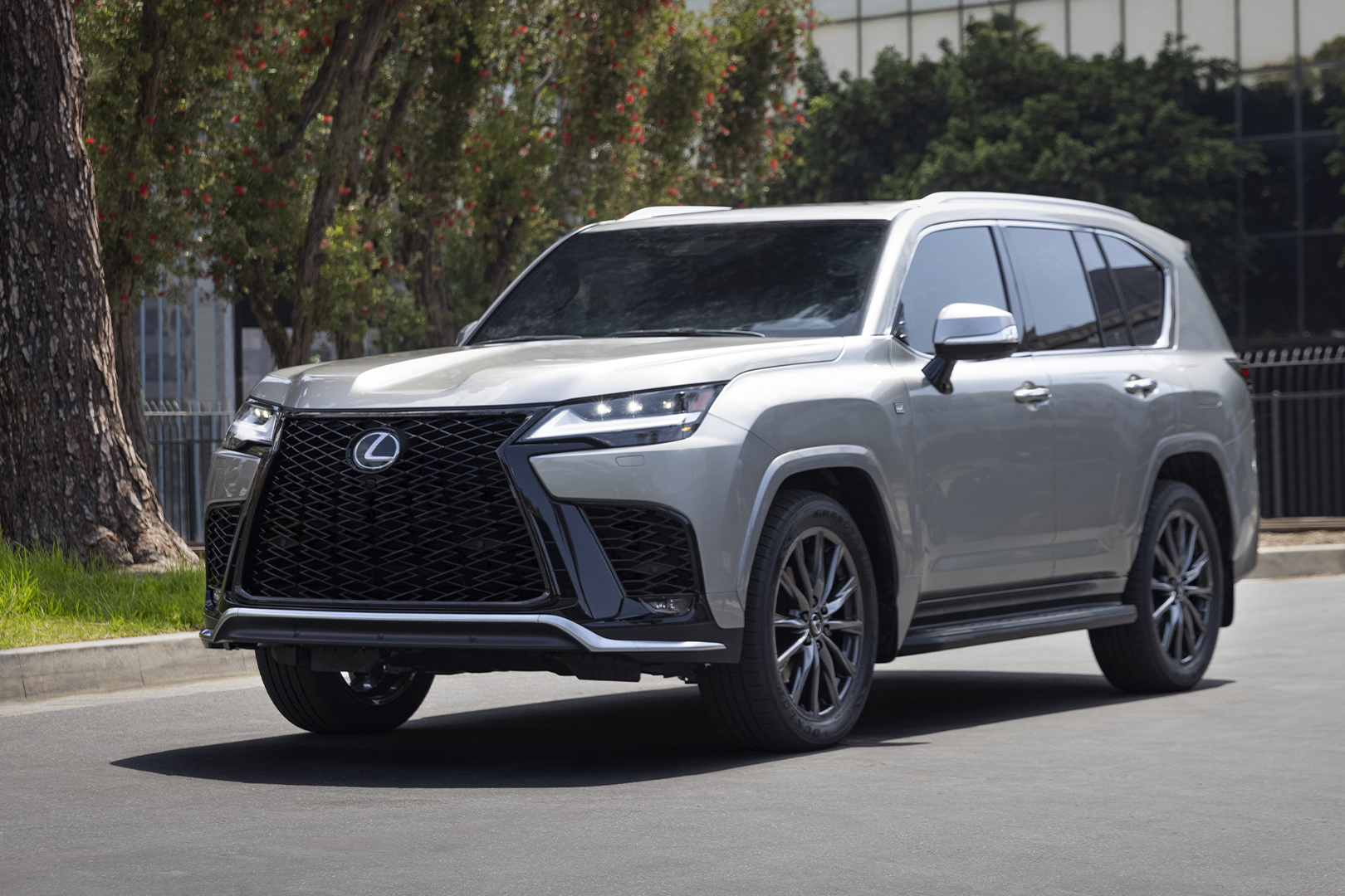 2022 Lexus LX Gets a Luxurious Top-to-Bottom Makeover - Newsweek