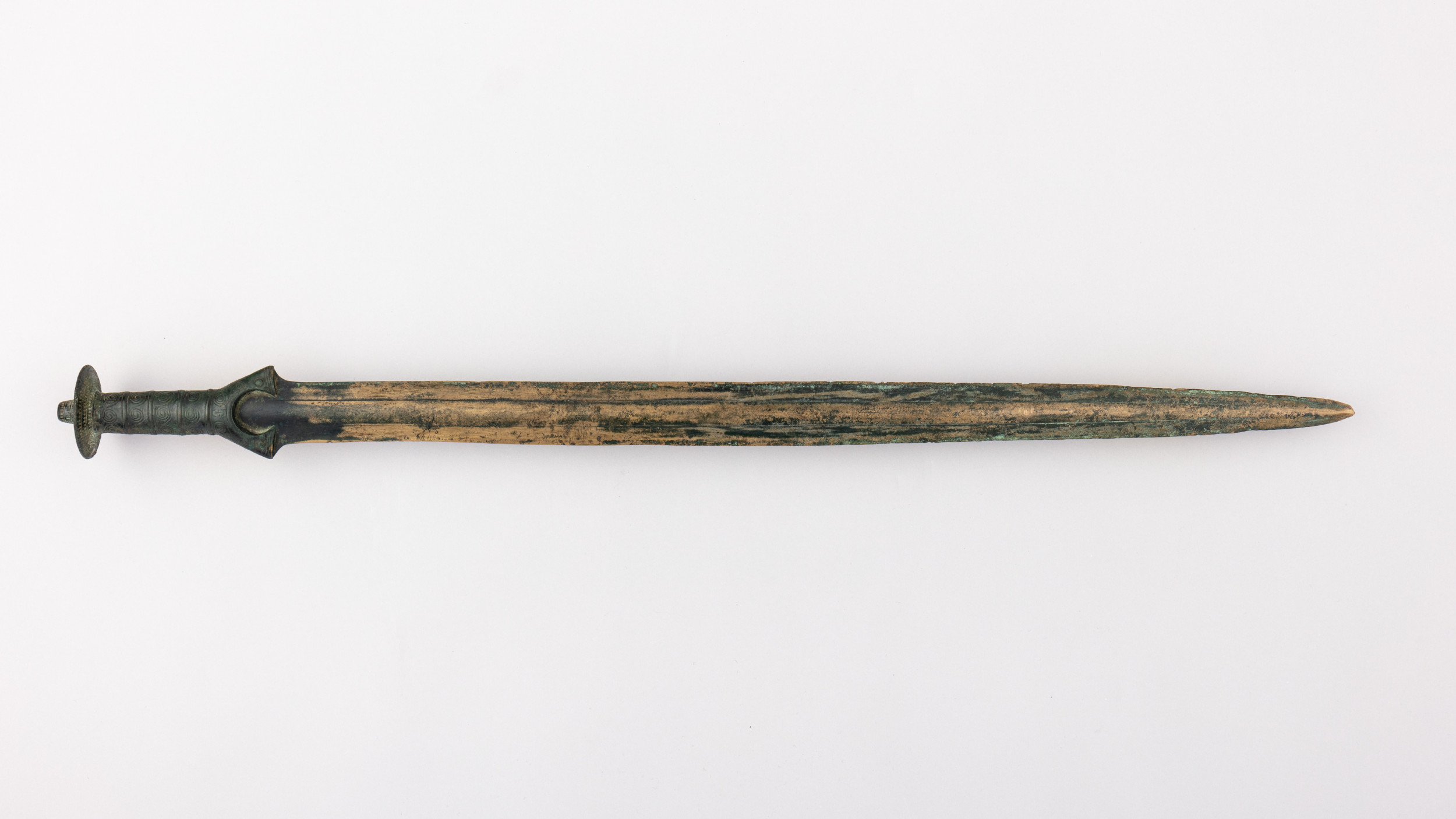 Diver Unearths 900-Year-Old Medieval Sword Believed to Have