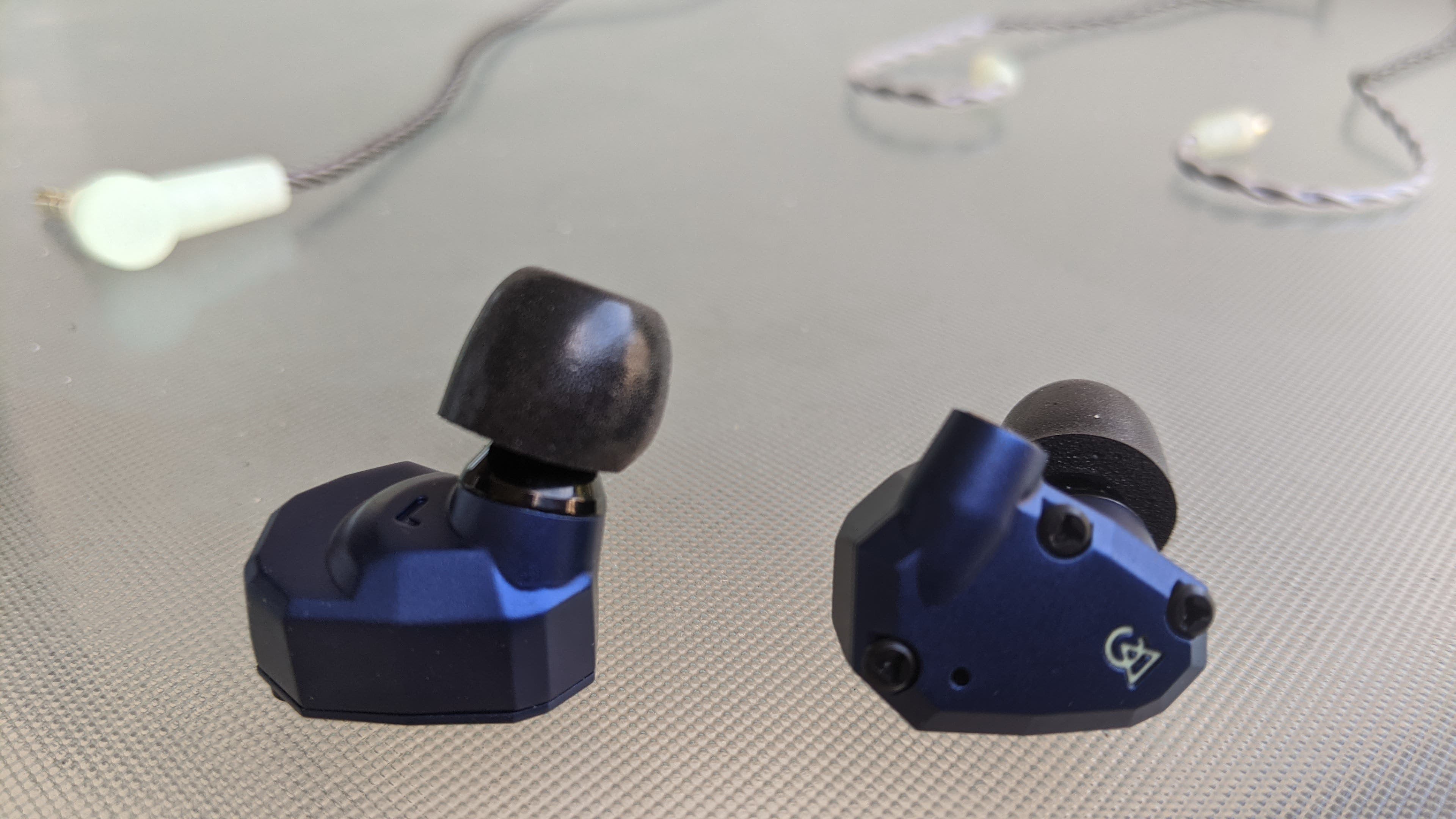 Campfire Audio MAMMOTH 有線イヤフォン Campfire Audio、音楽をより「楽しく」、マンモス級の迫力で