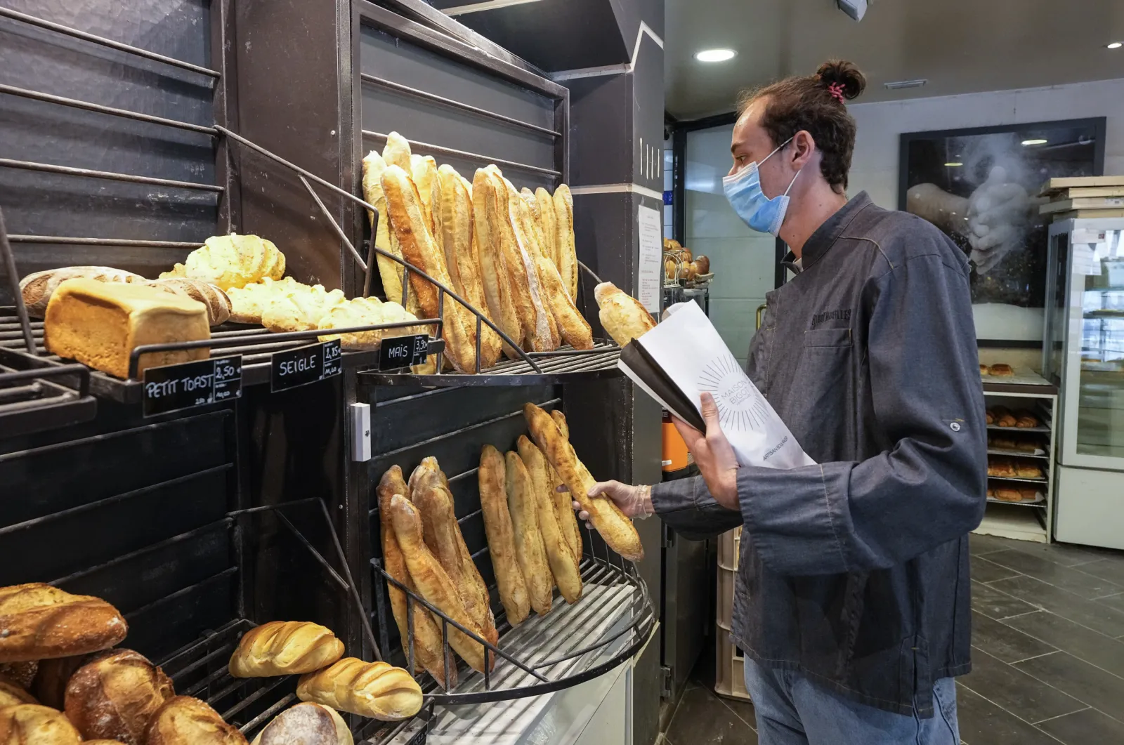 France Consumes 10B Baguettes Every Year, Looming Price Increase Causes  Concern - Newsweek, image size:1600x1061