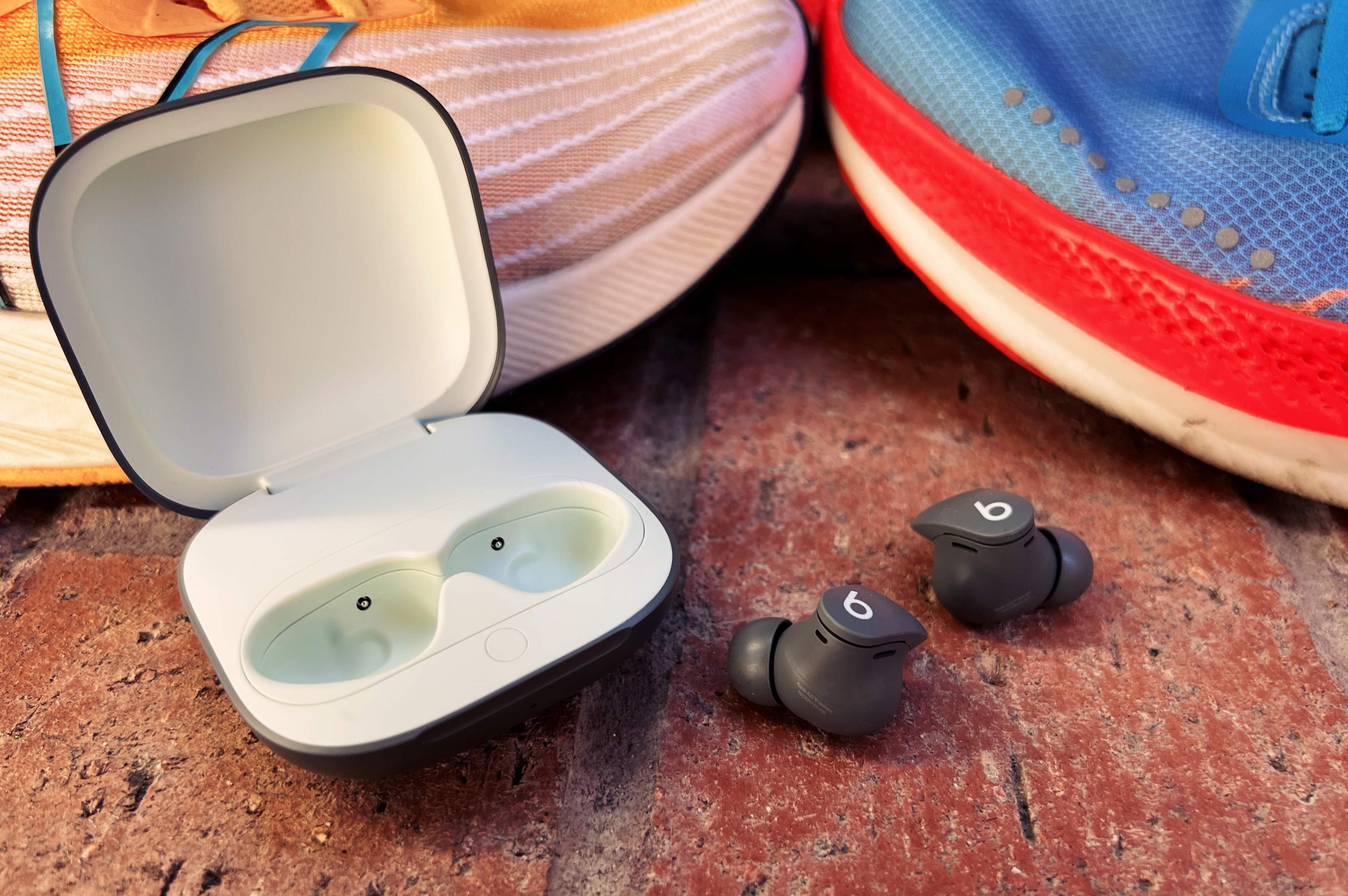 イヤホン Beats Fit Pro Amazon.com: Beats Fit Pro (1st Gen) - True Wireless Noise