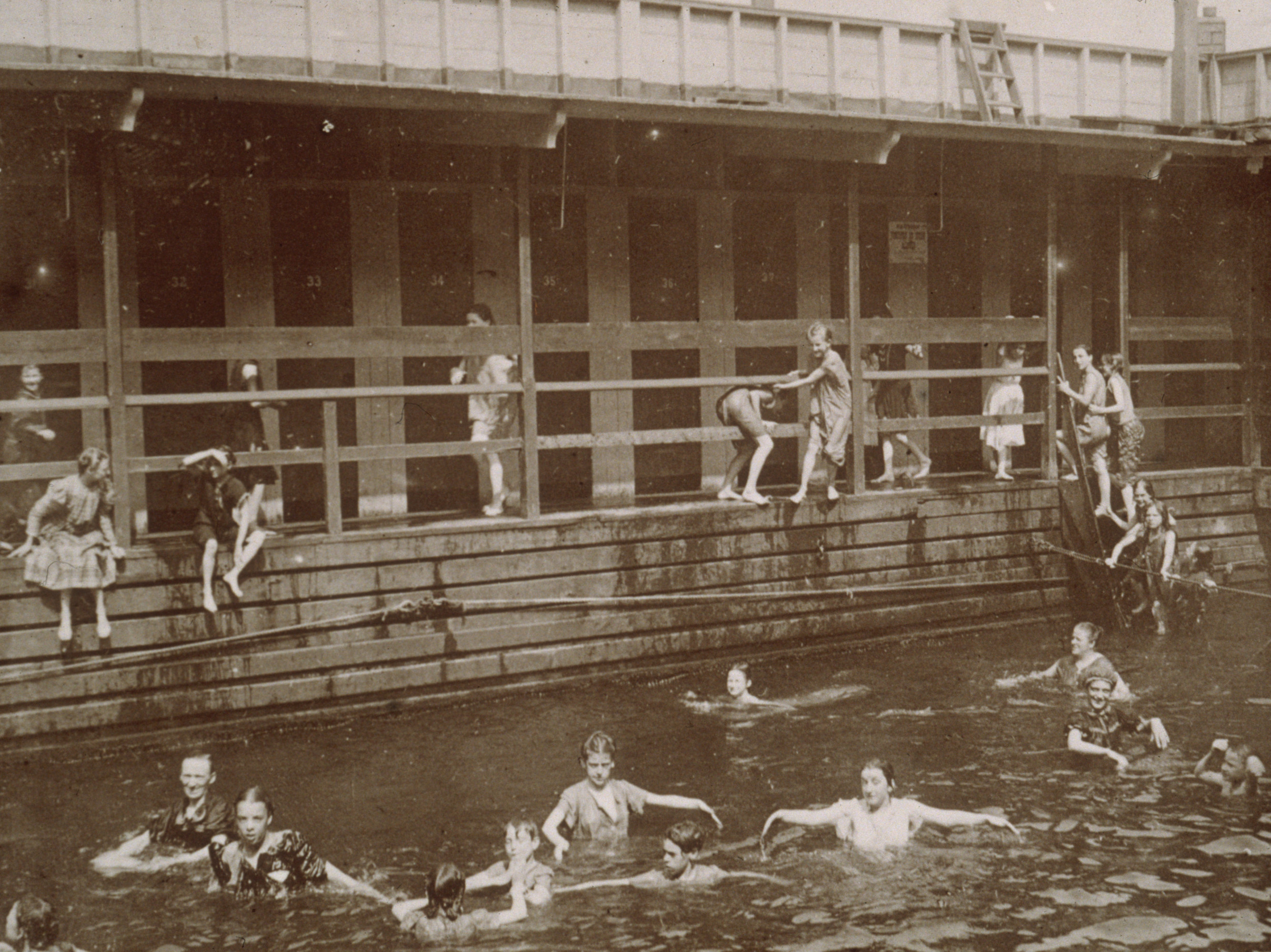 19 Incredible Photos Giving a Window Into 19th Century New York