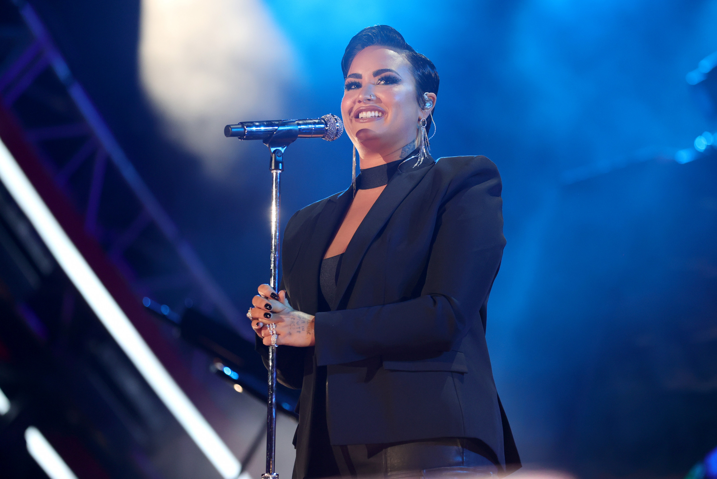 demi lovato sex toy Demi Lovato Promotes Reptilian Conspiracy Theories, Sex Toys on Instagram │  Exclaim! main image 1