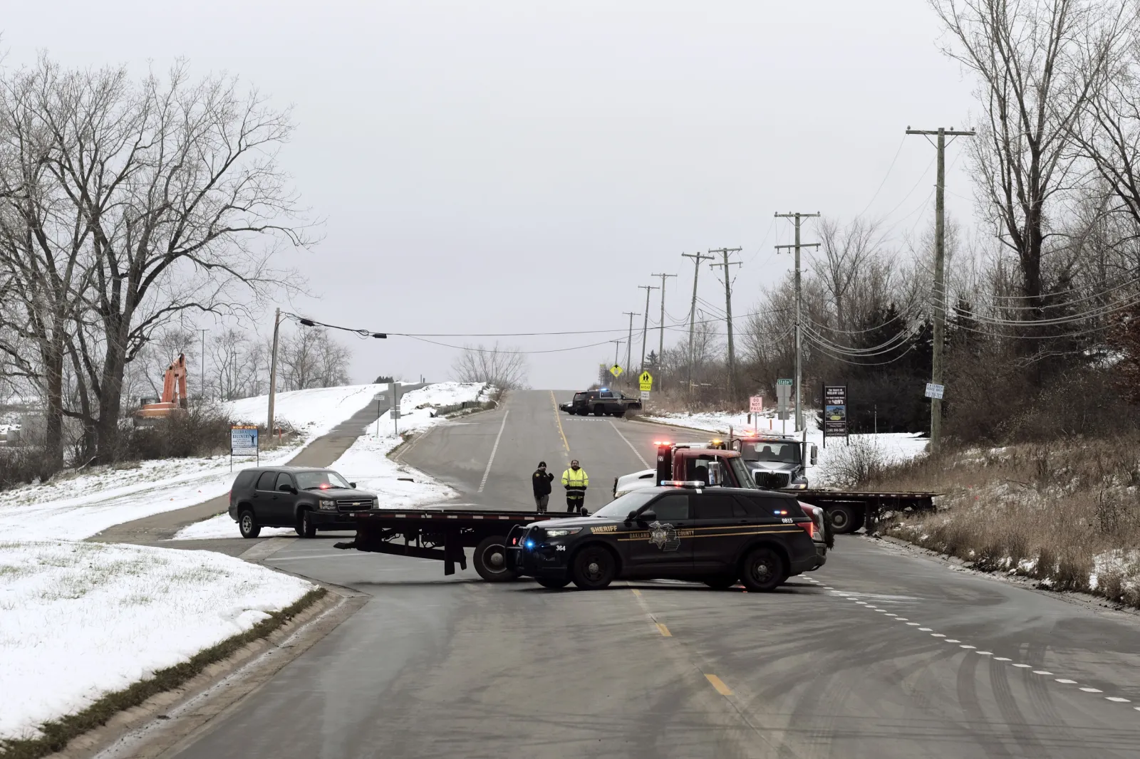 3 Students Dead, Teacher and Others Injured in Michigan School Shooting ...
