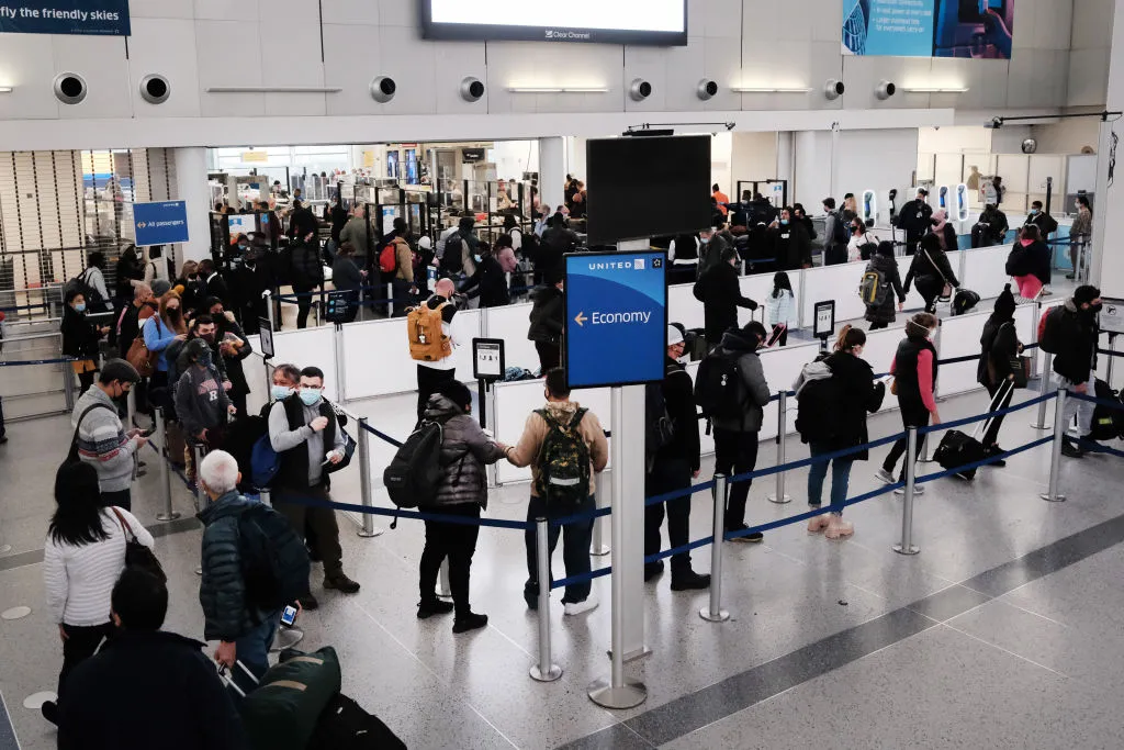 CDC Orders Airlines to Turn Over Passenger Lists From African Flights Amid Omicron Spread