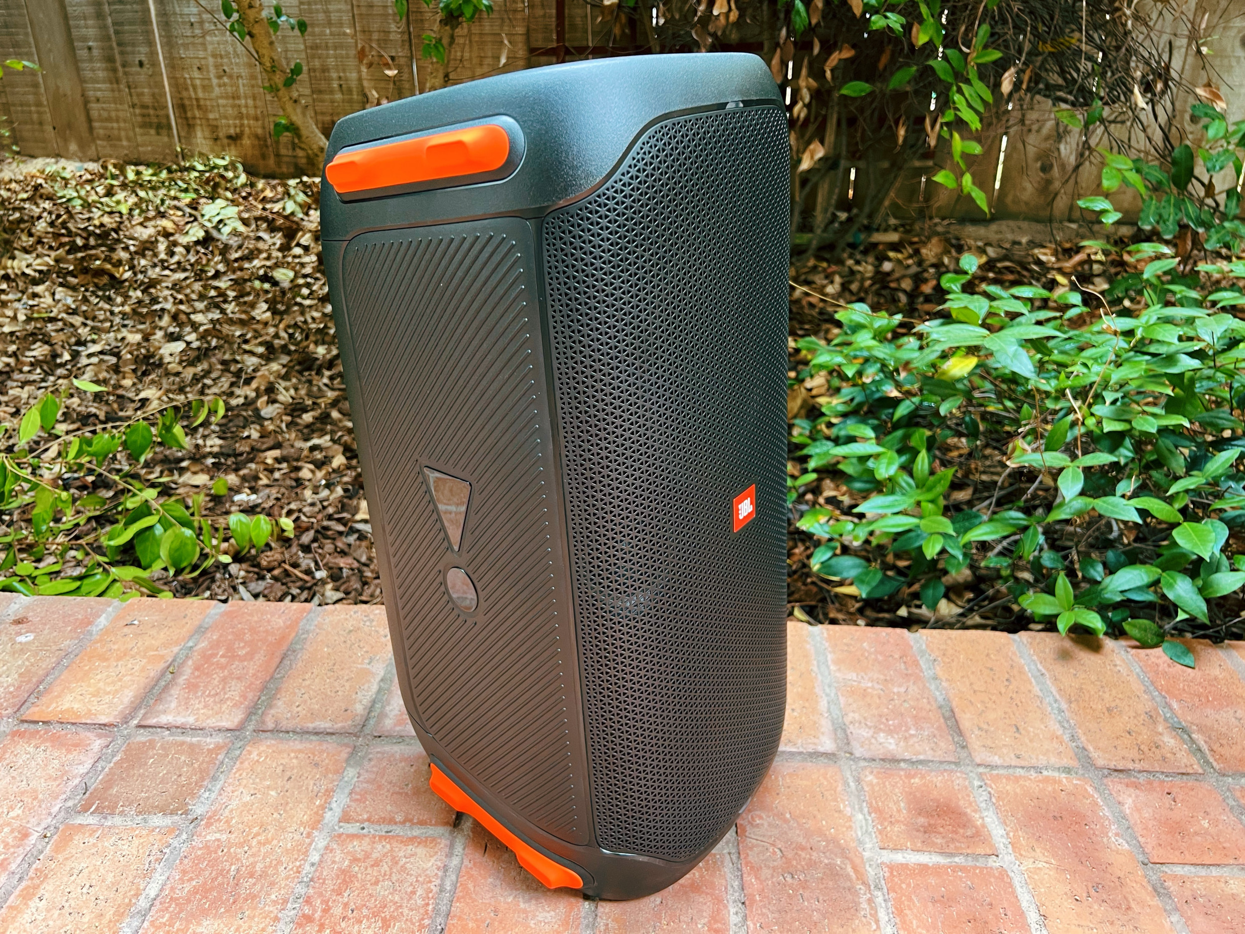 JBL PartyBox 110 Speaker Can Power a Karaoke Party With Minimal