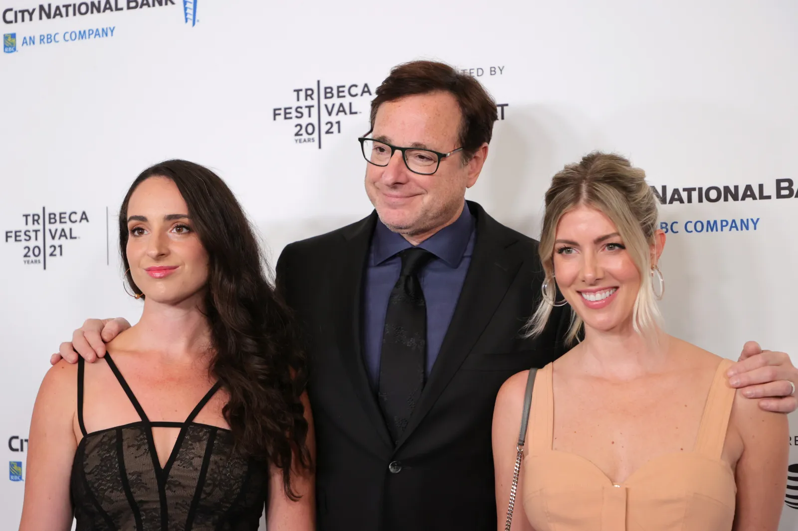 Bob Saget's Wife, Kelly Rizzo, and Family 'Devastated' by Comedian's Death  - Newsweek, image size:1600x1066