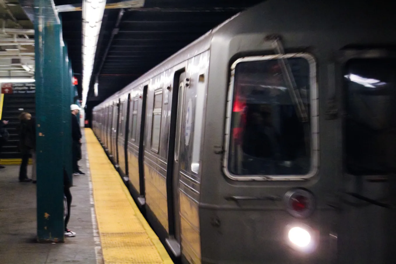 Man Loses Both Legs After Falling on New York Subway Track As Train ...