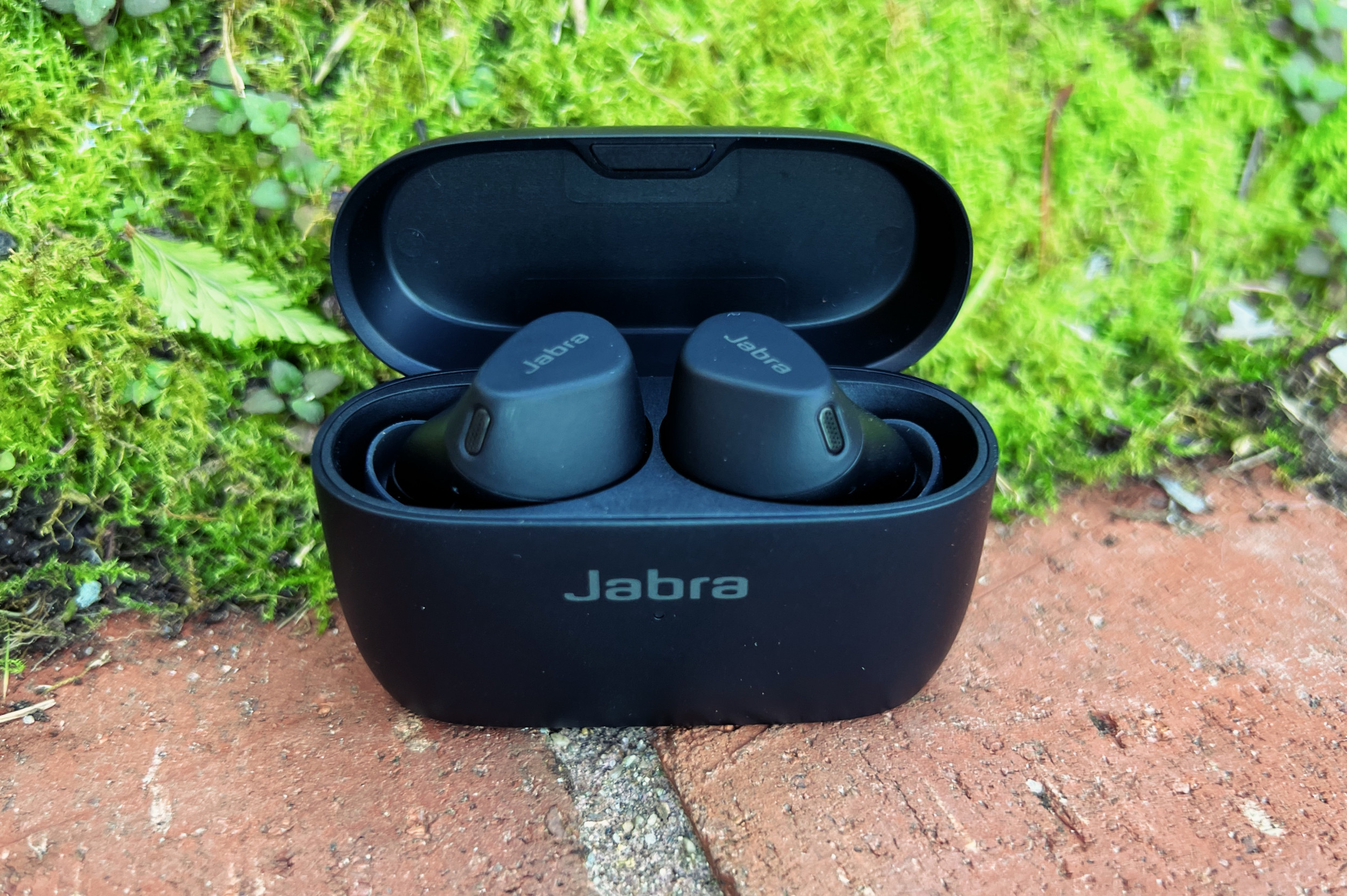 Jabra Elite 4 Active Review: Great Earbuds at a Great Price - Newsweek