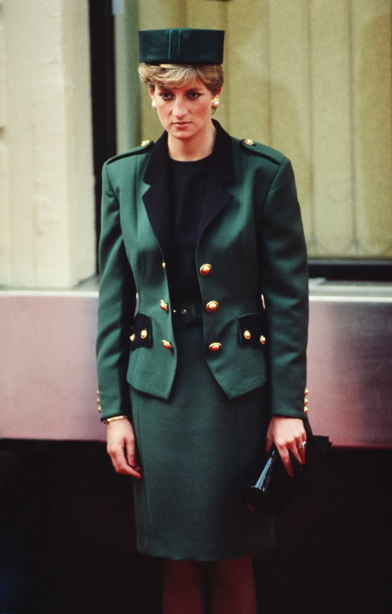 princess diana military dress Diana in camo and with military men #princessdiana #princeharry #queenelizabeth #princesscharlotte #meghanmarkle #princegeorge #princecharles #duchessofcambridge #princelouis #dukeofcambridge #britishroyalfamily #royals #ladydiana #royal