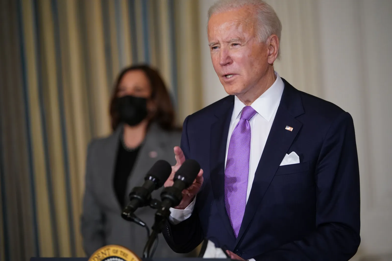 Biden’s Pledge to Nominate Black Woman to SCOTUS in Spotlight as Breyer ...